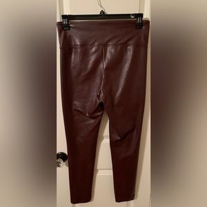 Size Medium Laundry by Shelli Segal Faux Leather Pull On Pants